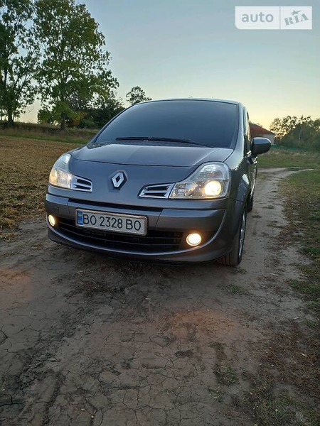 Renault Modus 2011  випуску Тернопіль з двигуном 1.5 л дизель мінівен механіка за 5899 долл. 
