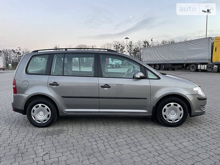 Volkswagen Touran 2007  випуску Тернопіль з двигуном 2 л   механіка за 6950 долл. 