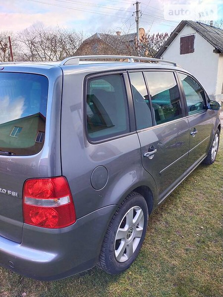 Volkswagen Touran 2004  випуску Тернопіль з двигуном 2 л бензин мінівен механіка за 6600 долл. 