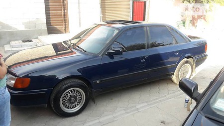 Audi 100 1992  випуску Херсон з двигуном 2.8 л бензин седан автомат за 3300 долл. 