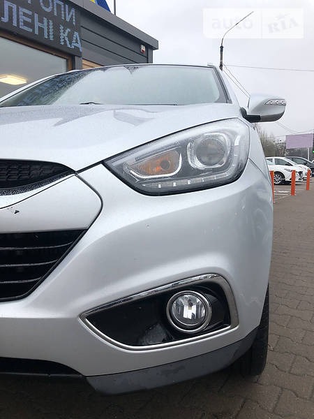 Hyundai Tucson 2014  випуску Житомир з двигуном 1.7 л дизель позашляховик механіка за 13990 долл. 