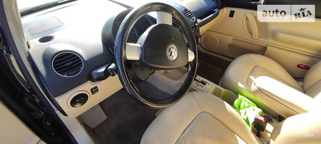 Volkswagen New Beetle 2008  випуску Київ з двигуном 2.5 л бензин хэтчбек автомат за 6800 долл. 
