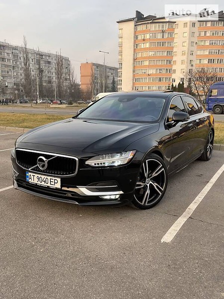 Volvo S90 2018  випуску Івано-Франківськ з двигуном 2 л бензин седан автомат за 36900 долл. 