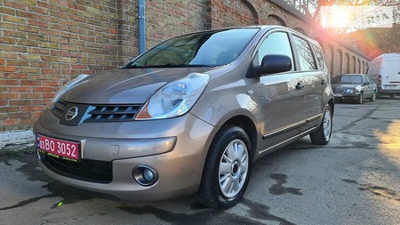 Nissan Note 2009  випуску Рівне з двигуном 1.4 л бензин хэтчбек механіка за 6400 долл. 