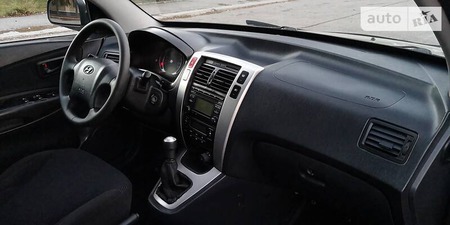 Hyundai Tucson 2010  випуску Дніпро з двигуном 2 л бензин позашляховик механіка за 9300 долл. 