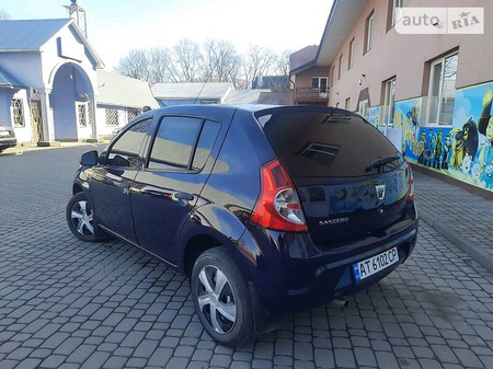 Dacia Sandero 2012  випуску Ужгород з двигуном 1.2 л бензин хэтчбек механіка за 4950 долл. 