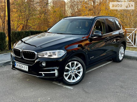 BMW X5 2015  випуску Київ з двигуном 3 л бензин позашляховик автомат за 29999 долл. 