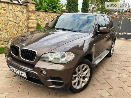 BMW X5 2013  випуску Тернопіль з двигуном 3 л дизель позашляховик автомат за 25600 долл. 