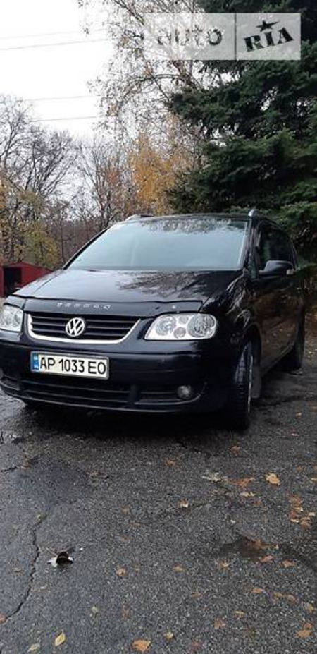 Volkswagen Touran 2004  випуску Запоріжжя з двигуном 2 л дизель мінівен механіка за 6500 долл. 