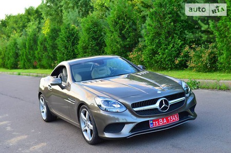 Mercedes-Benz SLC 300 2016  випуску Рівне з двигуном 2 л бензин кабріолет автомат за 31499 долл. 