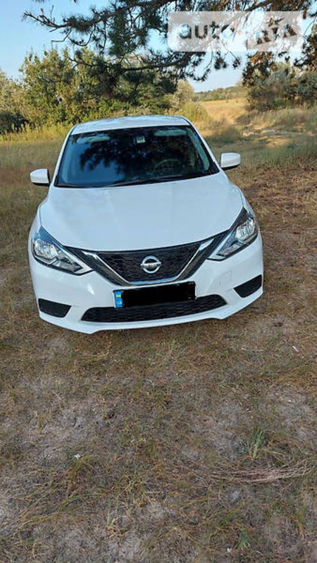 Nissan Sentra 2017  випуску Херсон з двигуном 1.8 л  седан автомат за 11100 долл. 