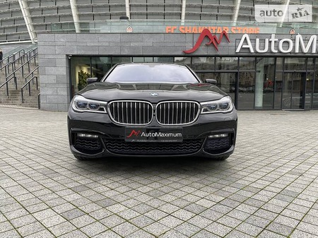 BMW 750 2017  випуску Київ з двигуном 4.4 л бензин седан автомат за 69000 долл. 