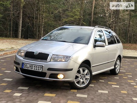 Skoda Fabia 2008  випуску Львів з двигуном 1.4 л бензин універсал автомат за 5999 долл. 