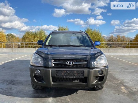 Hyundai Tucson 2006  випуску Київ з двигуном 2 л бензин позашляховик механіка за 7600 долл. 