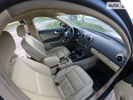 Audi A3 Limousine 2008  випуску Львів з двигуном 1.6 л бензин хэтчбек механіка за 8800 долл. 