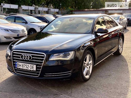 Audi A8 2011  випуску Одеса з двигуном 3 л бензин седан автомат за 20200 долл. 