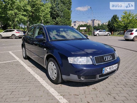 Audi A4 Limousine 2002  випуску Львів з двигуном 1.6 л  універсал механіка за 5999 долл. 