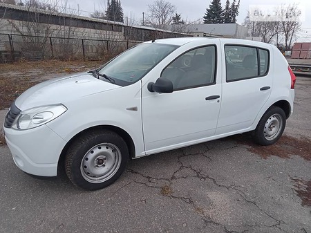 Dacia Sandero 2010  випуску Суми з двигуном 1.4 л бензин хэтчбек механіка за 4500 долл. 