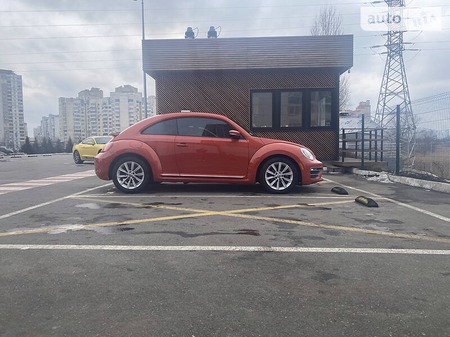 Volkswagen Beetle 2017  випуску Київ з двигуном 1.8 л бензин хэтчбек автомат за 14500 долл. 