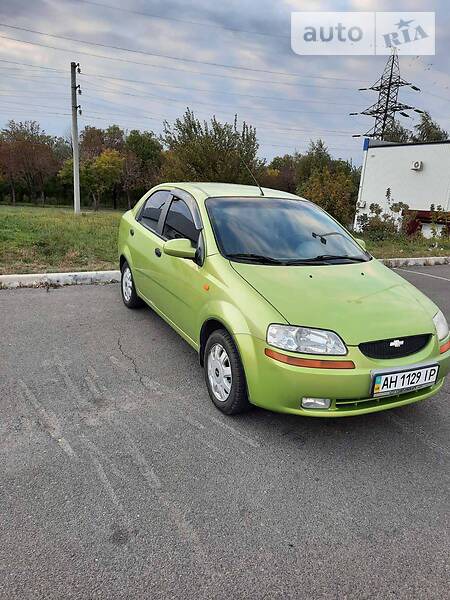Chevrolet Aveo 2005  випуску Донецьк з двигуном 1.5 л бензин седан  за 4000 долл. 