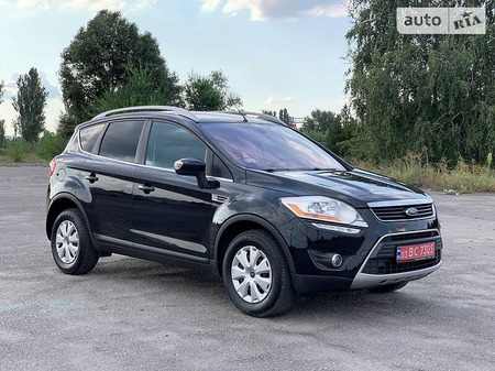 Ford Kuga 2010  випуску Дніпро з двигуном 2 л дизель позашляховик механіка за 11999 долл. 