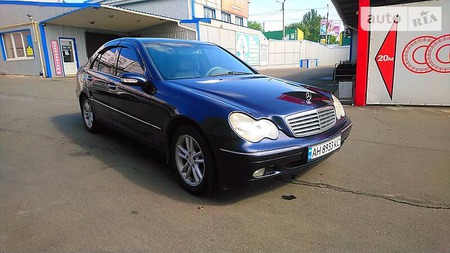 Mercedes-Benz C 200 2001  випуску Донецьк з двигуном 2 л  седан механіка за 4500 долл. 