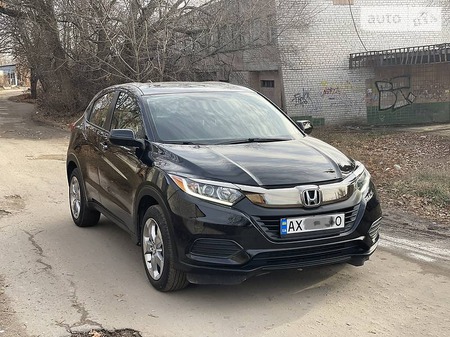 Honda HR-V 2019  випуску Харків з двигуном 1.8 л бензин позашляховик автомат за 19000 долл. 