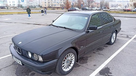 BMW 518 1995  випуску Івано-Франківськ з двигуном 1.8 л  седан механіка за 3500 долл. 