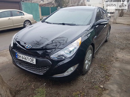 Hyundai Sonata 2012  випуску Одеса з двигуном 2.4 л гібрид седан автомат за 6600 долл. 