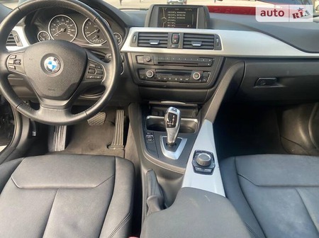 BMW 328 2013  випуску Черкаси з двигуном 2 л бензин седан автомат за 12000 долл. 