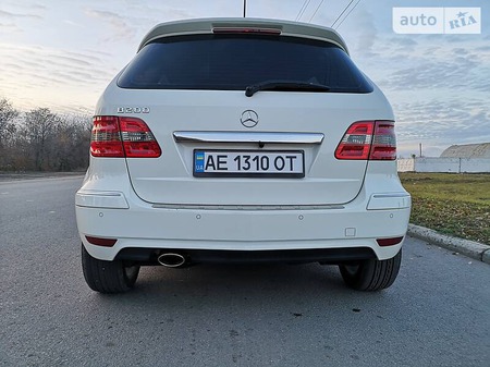 Mercedes-Benz B 200 2010  випуску Дніпро з двигуном 2 л бензин хэтчбек автомат за 9800 долл. 