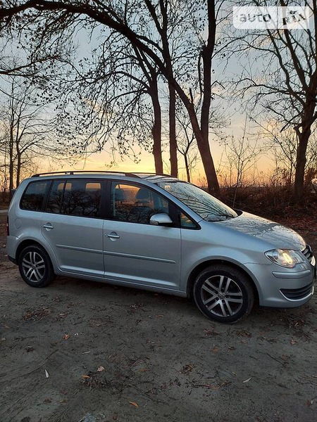 Volkswagen Touran 2008  випуску Тернопіль з двигуном 1.4 л бензин мінівен механіка за 7500 долл. 