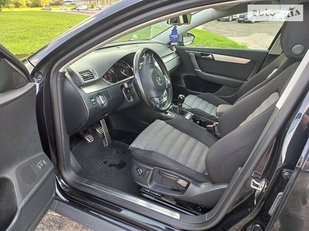 Volkswagen Passat Alltrack 2013  випуску Львів з двигуном 2 л дизель універсал механіка за 13900 долл. 