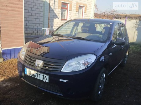 Dacia Sandero 2010  випуску Суми з двигуном 1.4 л бензин хэтчбек механіка за 4600 долл. 