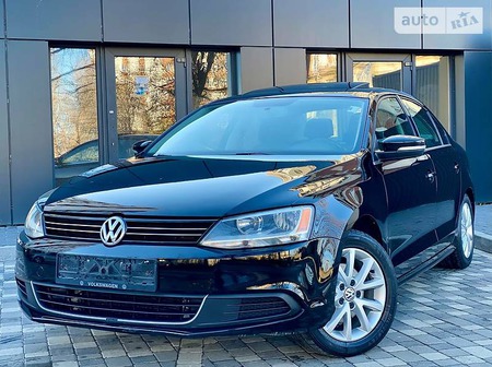 Volkswagen Jetta 2013  випуску Івано-Франківськ з двигуном 1.8 л бензин седан автомат за 9600 долл. 