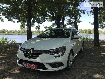 Renault Megane 2017  випуску Полтава з двигуном 1.5 л дизель універсал автомат за 13800 долл. 