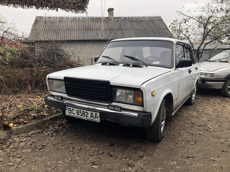 Lada 2107 2004  випуску Львів з двигуном 1.5 л бензин седан механіка за 1200 долл. 