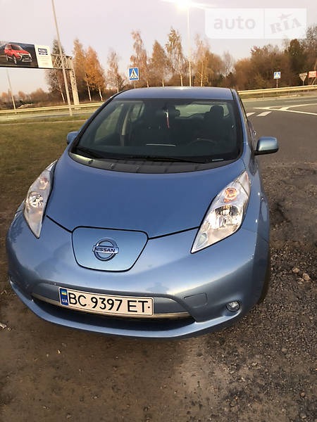 Nissan Leaf 2013  випуску Львів з двигуном 0 л електро хэтчбек автомат за 8000 долл. 