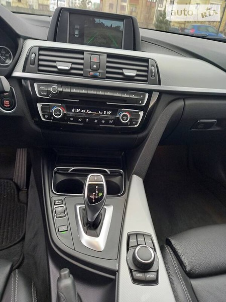 BMW 340 2018  випуску Рівне з двигуном 3 л бензин седан механіка за 33000 долл. 