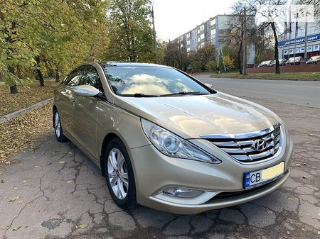 Hyundai Sonata 2011  випуску Чернігів з двигуном 2 л  седан автомат за 10850 долл. 