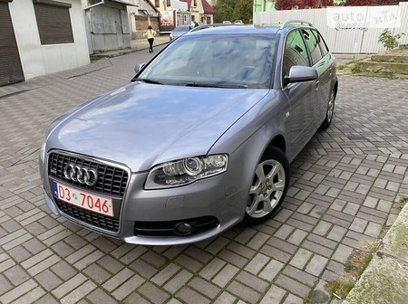 Audi A4 Limousine 2005  випуску Львів з двигуном 2 л дизель універсал механіка за 9500 долл. 