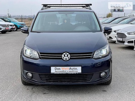 Volkswagen Touran 2014  випуску Херсон з двигуном 2 л дизель мінівен автомат за 13990 долл. 