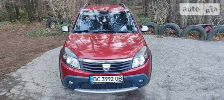 Dacia Sandero Stepway 2010  випуску Львів з двигуном 1.6 л бензин хэтчбек автомат за 6700 долл. 