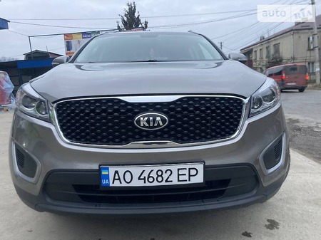 KIA Sorento 2014  випуску Ужгород з двигуном 2.4 л бензин позашляховик автомат за 15600 долл. 