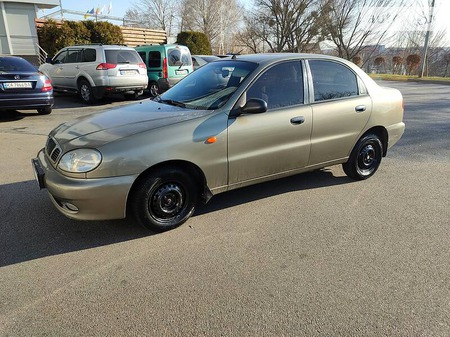 Daewoo Lanos 2003  випуску Київ з двигуном 1.5 л бензин седан механіка за 2750 долл. 