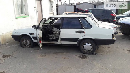 Lada 21099 1995  випуску Херсон з двигуном 0 л бензин седан механіка за 1200 долл. 