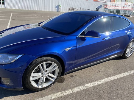 Tesla S 2015  випуску Одеса з двигуном 0 л електро седан  за 30990 долл. 