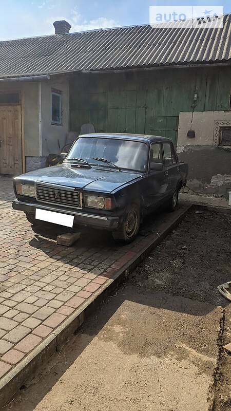 Lada 2107 1996  випуску Львів з двигуном 0 л бензин седан механіка за 900 долл. 