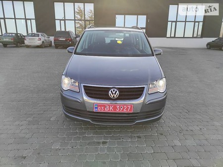 Volkswagen Touran 2007  випуску Тернопіль з двигуном 1.4 л бензин універсал механіка за 6850 долл. 