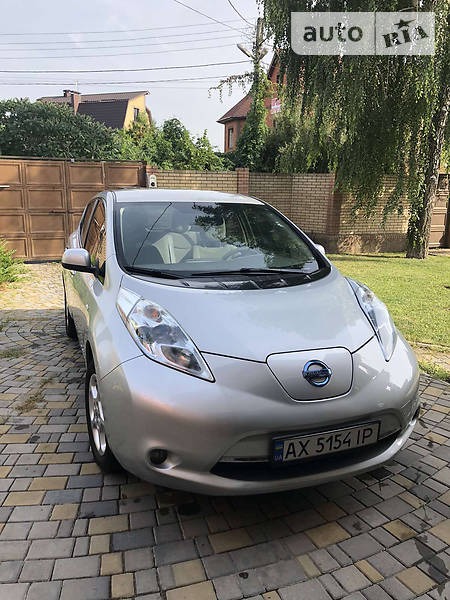 Nissan Leaf 2011  випуску Харків з двигуном 0 л електро хэтчбек автомат за 6900 долл. 